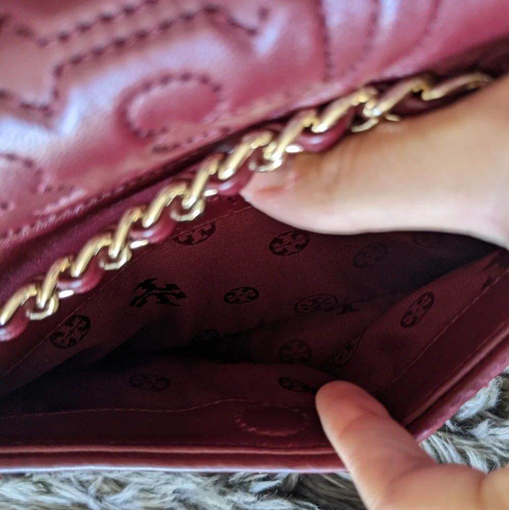 Tory Burch Crossbody Handbag. - Picture 8 of 15